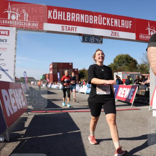 03.10.2025 - Köhlbrandbrückenlauf Lena Gebhardt http://msf.ph/oto/9043144 03.10.2025 13:18:42 Ziel 4077, 4606, 4796, 4812, 4826, 5115, 5178, 6084, 6429, 6500, 6506, 6556, 6596, 6700, 6758 meine-sportfotos.de