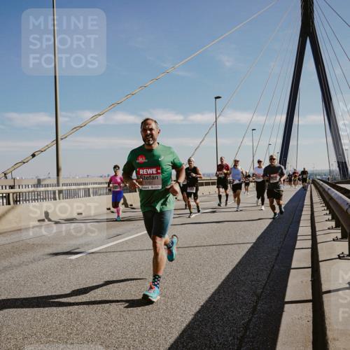 03.10.2025 - Köhlbrandbrückenlauf Michael Burmester http://msf.ph/oto/9043147 03.10.2025 12:24:36 Position 1 5707 meine-sportfotos.de