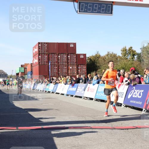 03.10.2025 - Köhlbrandbrückenlauf Lena Gebhardt http://msf.ph/oto/9043153 03.10.2025 12:59:27 Ziel 4108, 4119, 4371, 4441, 4940, 6060, 6154, 6325, 6484, 6609 meine-sportfotos.de