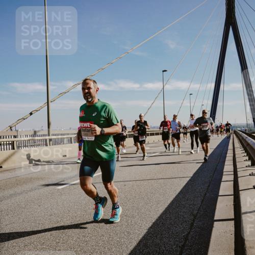 03.10.2025 - Köhlbrandbrückenlauf Michael Burmester http://msf.ph/oto/9043156 03.10.2025 12:24:37 Position 1 5707 meine-sportfotos.de