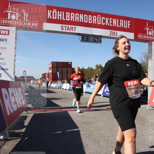 03.10.2025 - Köhlbrandbrückenlauf Lena Gebhardt http://msf.ph/oto/9043167 03.10.2025 13:18:43 Ziel 4077, 4606, 4796, 4812, 5115, 5178, 6084, 6429, 6500, 6506, 6556, 6596, 6758 meine-sportfotos.de
