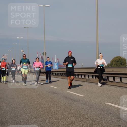 03.10.2025 - Köhlbrandbrückenlauf Fabian Wolf http://msf.ph/oto/9043172 03.10.2025 09:56:21 Position 3 3 meine-sportfotos.de
