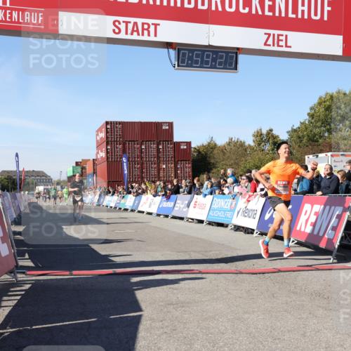 03.10.2025 - Köhlbrandbrückenlauf Lena Gebhardt http://msf.ph/oto/9043174 03.10.2025 12:59:28 Ziel 4108, 4119, 4371, 4940, 6060, 6154, 6325, 6484, 6609 meine-sportfotos.de