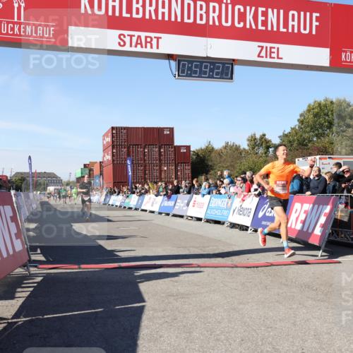03.10.2025 - Köhlbrandbrückenlauf Lena Gebhardt http://msf.ph/oto/9043180 03.10.2025 12:59:28 Ziel 4108, 4119, 4371, 4940, 6060, 6154, 6325, 6484, 6609 meine-sportfotos.de