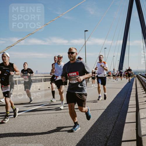 03.10.2025 - Köhlbrandbrückenlauf Michael Burmester http://msf.ph/oto/9043181 03.10.2025 12:24:39 Position 1 4081 meine-sportfotos.de