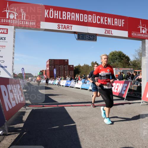 03.10.2025 - Köhlbrandbrückenlauf Lena Gebhardt http://msf.ph/oto/9043182 03.10.2025 13:18:44 Ziel 4077, 4606, 4796, 4812, 5115, 5178, 6429, 6500, 6506, 6556, 6596, 6758 meine-sportfotos.de