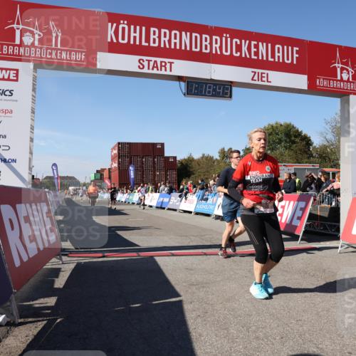 03.10.2025 - Köhlbrandbrückenlauf Lena Gebhardt http://msf.ph/oto/9043186 03.10.2025 13:18:44 Ziel 4077, 4606, 4796, 4812, 5115, 5178, 6429, 6500, 6506, 6556, 6596, 6758 meine-sportfotos.de
