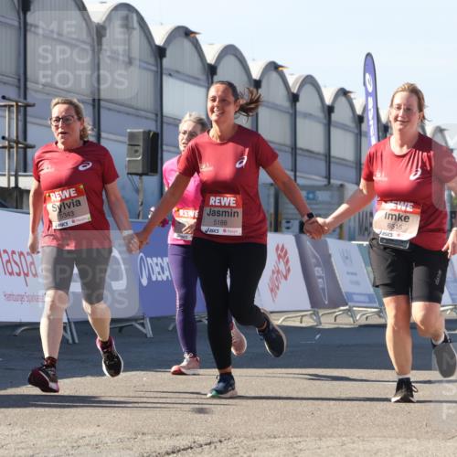 03.10.2025 - Köhlbrandbrückenlauf Luisa Fischer http://msf.ph/oto/9043192 03.10.2025 13:38:05 Ziel 5188, 5343, 5409, 5632, 6515 meine-sportfotos.de