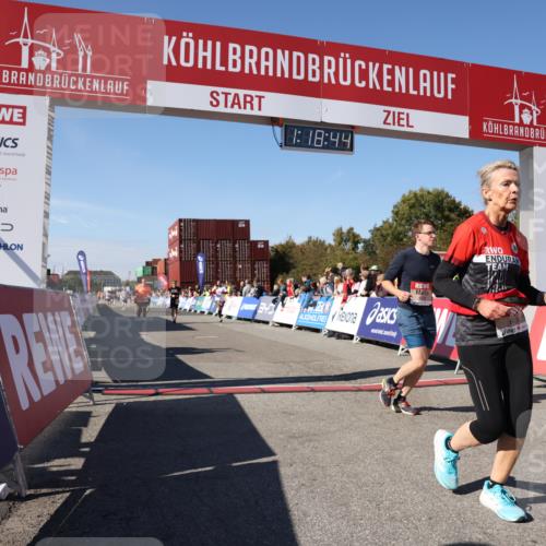 03.10.2025 - Köhlbrandbrückenlauf Lena Gebhardt http://msf.ph/oto/9043200 03.10.2025 13:18:44 Ziel 4077, 4606, 4796, 4812, 5115, 5178, 6429, 6500, 6506, 6556, 6596, 6758 meine-sportfotos.de