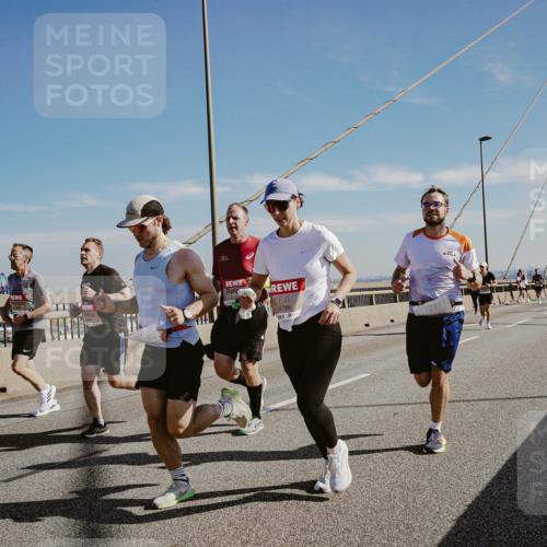 03.10.2025 - Köhlbrandbrückenlauf Michael Burmester http://msf.ph/oto/9043203 03.10.2025 12:24:40 Position 1 6786 meine-sportfotos.de