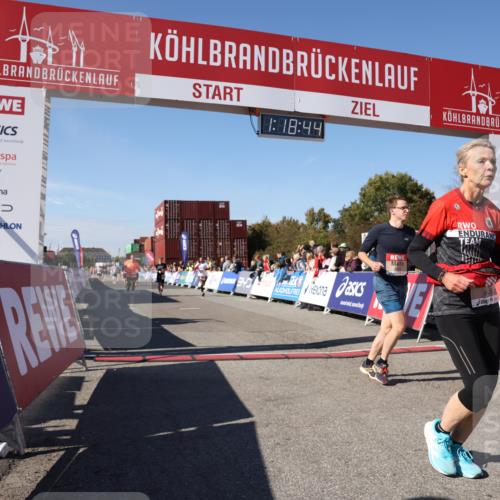 03.10.2025 - Köhlbrandbrückenlauf Lena Gebhardt http://msf.ph/oto/9043205 03.10.2025 13:18:44 Ziel 4077, 4606, 4796, 4812, 5115, 5178, 6429, 6500, 6506, 6556, 6596, 6758 meine-sportfotos.de