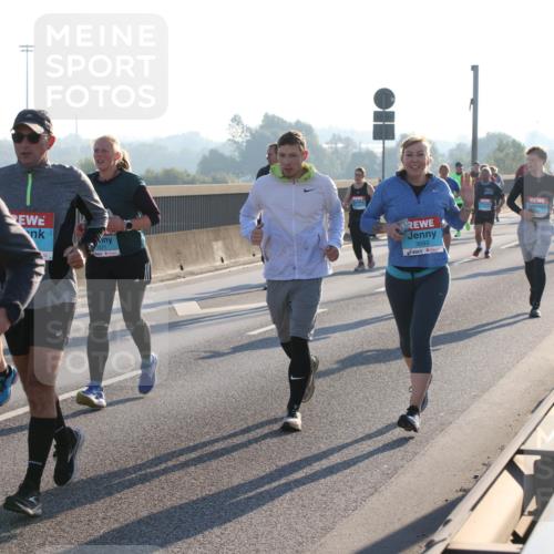 03.10.2025 - Köhlbrandbrückenlauf Lena Gebhardt http://msf.ph/oto/9043209 03.10.2025 09:26:28 Position 1 2308, 1571, 3693 meine-sportfotos.de