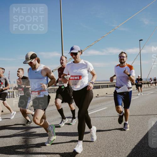 03.10.2025 - Köhlbrandbrückenlauf Michael Burmester http://msf.ph/oto/9043211 03.10.2025 12:24:40 Position 1 6786 meine-sportfotos.de