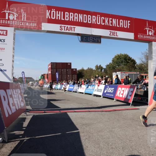 03.10.2025 - Köhlbrandbrückenlauf Lena Gebhardt http://msf.ph/oto/9043214 03.10.2025 13:18:45 Ziel 4077, 4606, 4796, 4812, 5115, 6429, 6500, 6506, 6556, 6596, 6758 meine-sportfotos.de