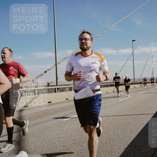 03.10.2025 - Köhlbrandbrückenlauf Michael Burmester http://msf.ph/oto/9043222 03.10.2025 12:24:41 Position 1 6786 meine-sportfotos.de