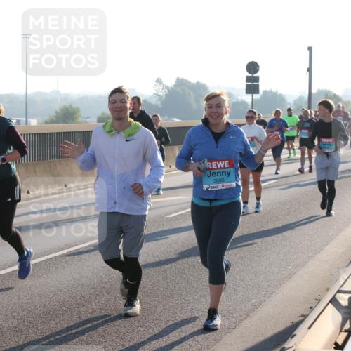 03.10.2025 - Köhlbrandbrückenlauf Lena Gebhardt http://msf.ph/oto/9043226 03.10.2025 09:26:29 Position 1 1571, 3693 meine-sportfotos.de