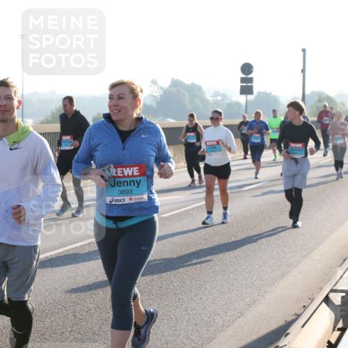 03.10.2025 - Köhlbrandbrückenlauf Lena Gebhardt http://msf.ph/oto/9043241 03.10.2025 09:26:29 Position 1 3693 meine-sportfotos.de