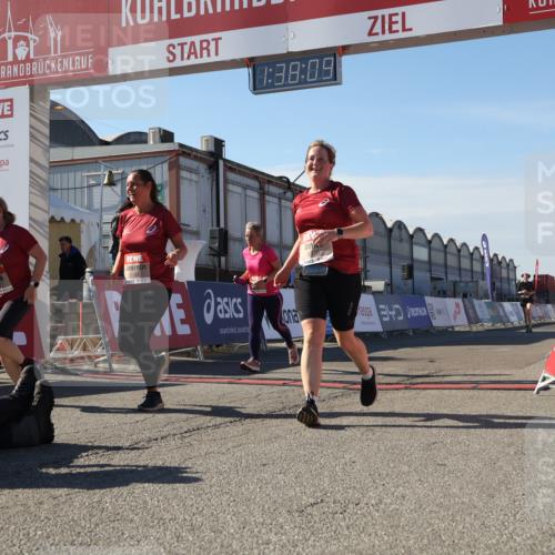 03.10.2025 - Köhlbrandbrückenlauf Luisa Fischer http://msf.ph/oto/9043243 03.10.2025 13:38:08 Ziel 5188, 5343, 5409, 5632, 6515 meine-sportfotos.de