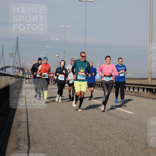 03.10.2025 - Köhlbrandbrückenlauf Fabian Wolf http://msf.ph/oto/9043245 03.10.2025 09:56:24 Position 3 3550, 3549 meine-sportfotos.de