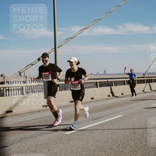 03.10.2025 - Köhlbrandbrückenlauf Michael Burmester http://msf.ph/oto/9043250 03.10.2025 12:24:43 Position 1  meine-sportfotos.de