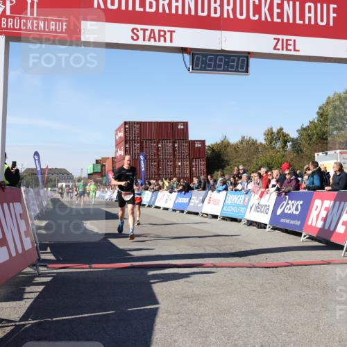 03.10.2025 - Köhlbrandbrückenlauf Lena Gebhardt http://msf.ph/oto/9043257 03.10.2025 12:59:30 Ziel 4108, 4119, 4940, 6060, 6325, 6609, 6666 meine-sportfotos.de