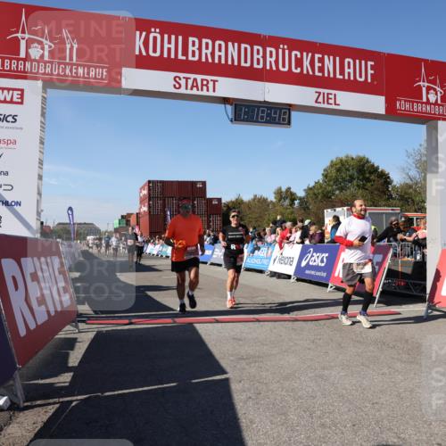 03.10.2025 - Köhlbrandbrückenlauf Lena Gebhardt http://msf.ph/oto/9043258 03.10.2025 13:18:49 Ziel 4077, 4556, 4756, 4812, 5115, 6429, 6500, 6506, 6556, 6596, 6795 meine-sportfotos.de
