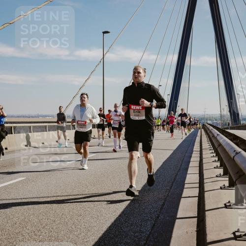 03.10.2025 - Köhlbrandbrückenlauf Michael Burmester http://msf.ph/oto/9043259 03.10.2025 12:24:45 Position 1 4056 meine-sportfotos.de