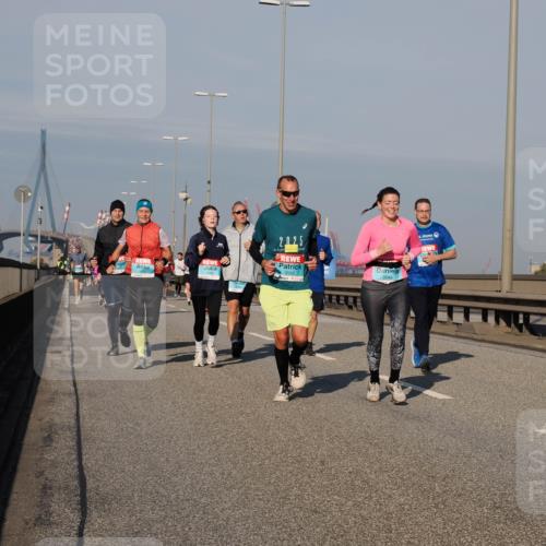 03.10.2025 - Köhlbrandbrückenlauf Fabian Wolf http://msf.ph/oto/9043262 03.10.2025 09:56:24 Position 3 2, 02, 3550, 3549 meine-sportfotos.de