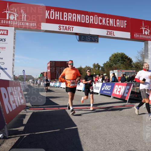 03.10.2025 - Köhlbrandbrückenlauf Lena Gebhardt http://msf.ph/oto/9043271 03.10.2025 13:18:49 Ziel 4077, 4556, 4756, 4812, 5115, 6429, 6500, 6506, 6556, 6596, 6795 meine-sportfotos.de