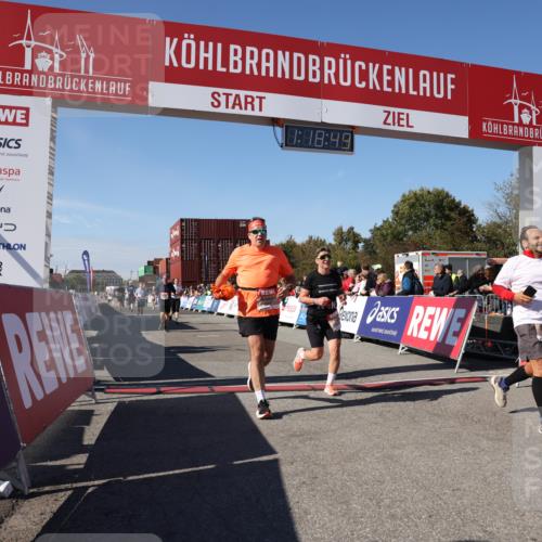 03.10.2025 - Köhlbrandbrückenlauf Lena Gebhardt http://msf.ph/oto/9043277 03.10.2025 13:18:49 Ziel 4077, 4556, 4756, 4812, 5115, 6429, 6500, 6506, 6556, 6596, 6795 meine-sportfotos.de