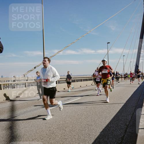 03.10.2025 - Köhlbrandbrückenlauf Michael Burmester http://msf.ph/oto/9043279 03.10.2025 12:24:47 Position 1  meine-sportfotos.de