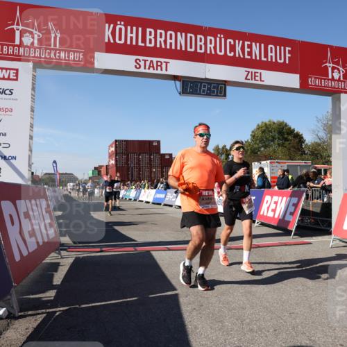 03.10.2025 - Köhlbrandbrückenlauf Lena Gebhardt http://msf.ph/oto/9043281 03.10.2025 13:18:50 Ziel 4077, 4556, 4756, 4812, 4889, 5115, 5974, 6429, 6500, 6506, 6556, 6596, 6795 meine-sportfotos.de