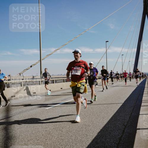 03.10.2025 - Köhlbrandbrückenlauf Michael Burmester http://msf.ph/oto/9043293 03.10.2025 12:24:48 Position 1 5447 meine-sportfotos.de