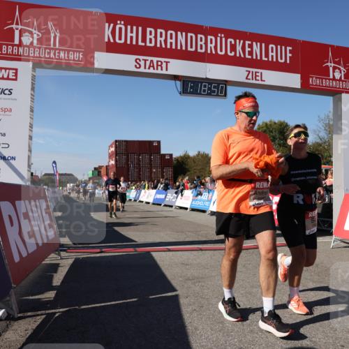 03.10.2025 - Köhlbrandbrückenlauf Lena Gebhardt http://msf.ph/oto/9043303 03.10.2025 13:18:50 Ziel 4077, 4556, 4756, 4812, 4889, 5115, 5974, 6429, 6500, 6506, 6556, 6596, 6795 meine-sportfotos.de