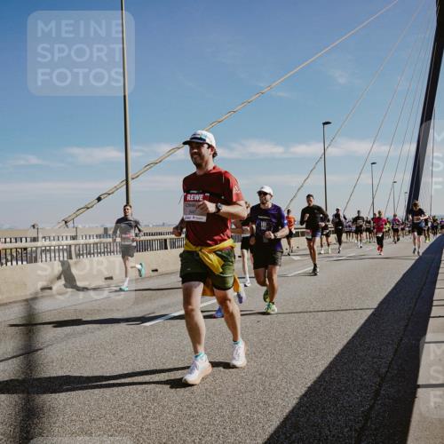 03.10.2025 - Köhlbrandbrückenlauf Michael Burmester http://msf.ph/oto/9043304 03.10.2025 12:24:48 Position 1 5447 meine-sportfotos.de