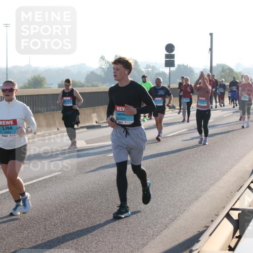 03.10.2025 - Köhlbrandbrückenlauf Lena Gebhardt http://msf.ph/oto/9043305 03.10.2025 09:26:32 Position 1 2340, 3291 meine-sportfotos.de