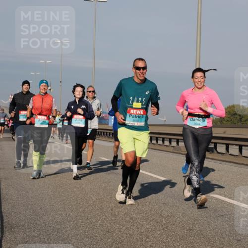 03.10.2025 - Köhlbrandbrückenlauf Fabian Wolf http://msf.ph/oto/9043310 03.10.2025 09:56:25 Position 3 2, 025, 3550, 3549, 1909 meine-sportfotos.de