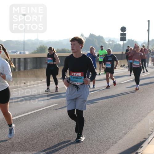 03.10.2025 - Köhlbrandbrückenlauf Lena Gebhardt http://msf.ph/oto/9043313 03.10.2025 09:26:32 Position 1 2340, 3291 meine-sportfotos.de