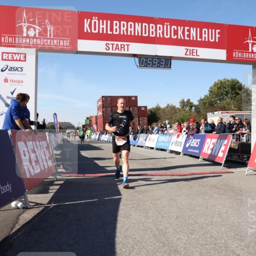 03.10.2025 - Köhlbrandbrückenlauf Lena Gebhardt http://msf.ph/oto/9043314 03.10.2025 12:59:32 Ziel 4108, 4119, 4270, 4475, 4940, 6060, 6325, 6666 meine-sportfotos.de