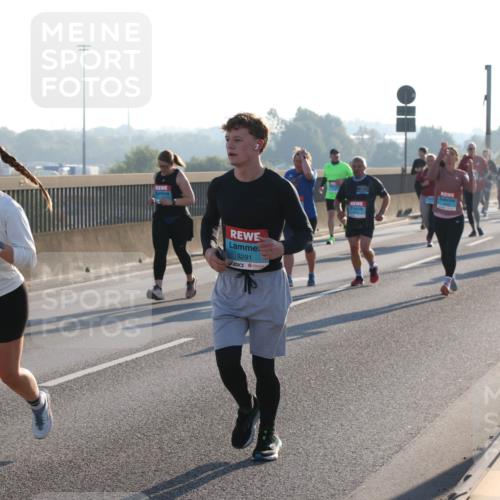 03.10.2025 - Köhlbrandbrückenlauf Lena Gebhardt http://msf.ph/oto/9043315 03.10.2025 09:26:32 Position 1 2340, 3291 meine-sportfotos.de