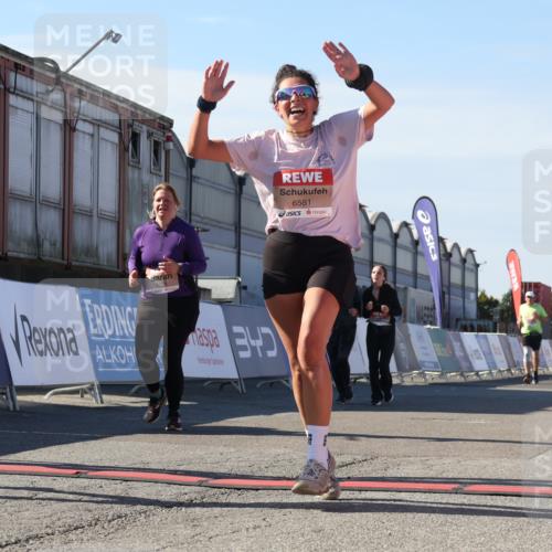 03.10.2025 - Köhlbrandbrückenlauf Luisa Fischer http://msf.ph/oto/9043317 03.10.2025 13:38:22 Ziel 4435, 4697, 5139, 5335, 5439, 5509, 6581, 6582, 6583 meine-sportfotos.de