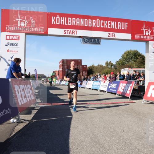 03.10.2025 - Köhlbrandbrückenlauf Lena Gebhardt http://msf.ph/oto/9043320 03.10.2025 12:59:32 Ziel 4108, 4119, 4270, 4475, 4940, 6060, 6325, 6666 meine-sportfotos.de