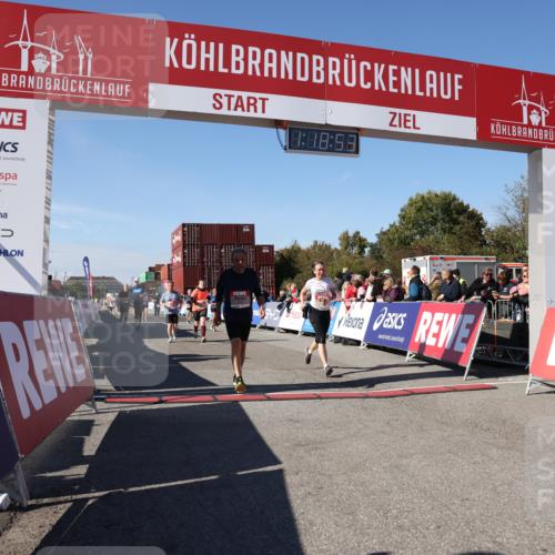 03.10.2025 - Köhlbrandbrückenlauf Lena Gebhardt http://msf.ph/oto/9043323 03.10.2025 13:18:53 Ziel 4077, 4556, 4756, 4889, 5304, 5974, 6267, 6500, 6506, 6556, 6795 meine-sportfotos.de