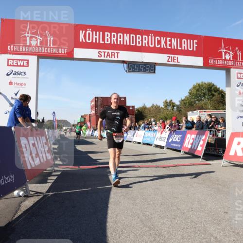 03.10.2025 - Köhlbrandbrückenlauf Lena Gebhardt http://msf.ph/oto/9043326 03.10.2025 12:59:32 Ziel 4108, 4119, 4270, 4475, 4940, 6060, 6325, 6666 meine-sportfotos.de