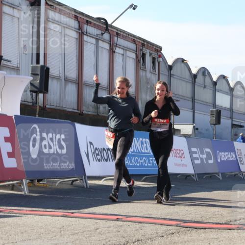 03.10.2025 - Köhlbrandbrückenlauf Luisa Fischer http://msf.ph/oto/9043330 03.10.2025 13:38:26 Ziel 4435, 4697, 5139, 5335, 5439, 5509, 6581, 6582, 6583 meine-sportfotos.de