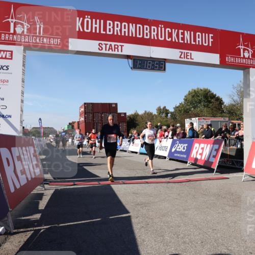 03.10.2025 - Köhlbrandbrückenlauf Lena Gebhardt http://msf.ph/oto/9043331 03.10.2025 13:18:53 Ziel 4077, 4556, 4756, 4889, 5304, 5974, 6267, 6500, 6506, 6556, 6795 meine-sportfotos.de