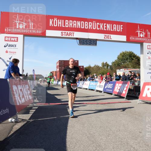 03.10.2025 - Köhlbrandbrückenlauf Lena Gebhardt http://msf.ph/oto/9043334 03.10.2025 12:59:32 Ziel 4108, 4119, 4270, 4475, 4940, 6060, 6325, 6666 meine-sportfotos.de