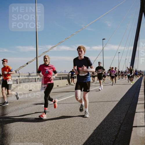 03.10.2025 - Köhlbrandbrückenlauf Michael Burmester http://msf.ph/oto/9043351 03.10.2025 12:24:53 Position 1  meine-sportfotos.de
