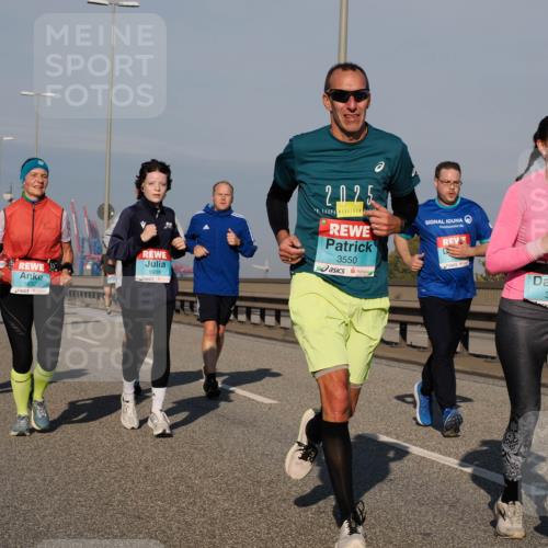 03.10.2025 - Köhlbrandbrückenlauf Fabian Wolf http://msf.ph/oto/9043353 03.10.2025 09:56:26 Position 3 1909, 1632, 2025, 3550, 3549 meine-sportfotos.de