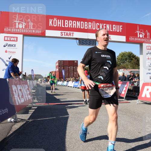03.10.2025 - Köhlbrandbrückenlauf Lena Gebhardt http://msf.ph/oto/9043363 03.10.2025 12:59:34 Ziel 4111, 4119, 4215, 4270, 4475, 6060, 6325, 6616, 6666 meine-sportfotos.de
